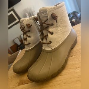 SPERRY - Saltwater Cream Duck Boot